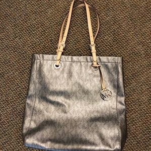 Micheal Kors tote